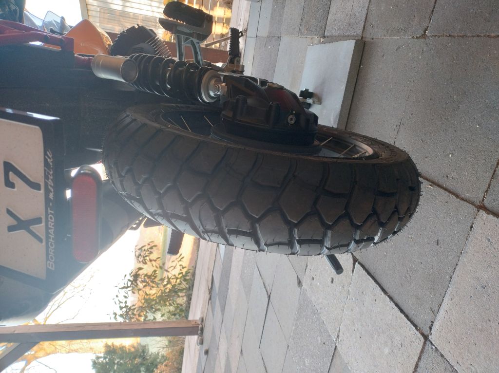 michelin_anakee_adventure_moto_guzzi_v85