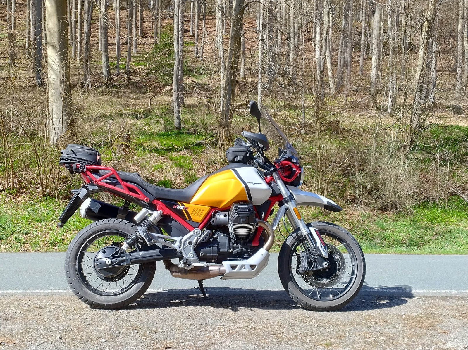 moto-guzzi-v85tt_2924-04_03.jpg