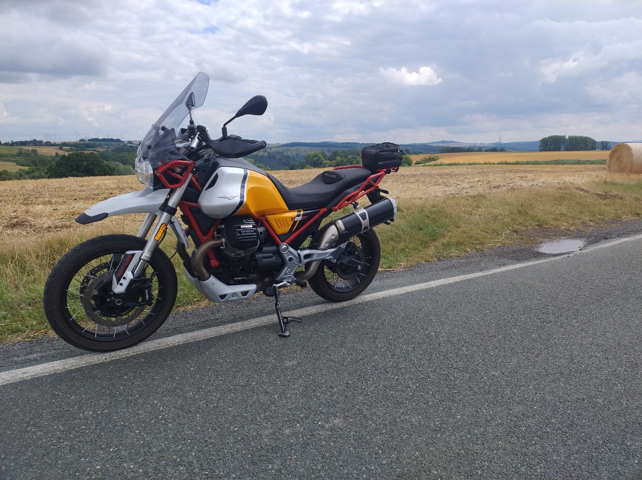 moto_guzzi_v85_weserbergland.jpg
